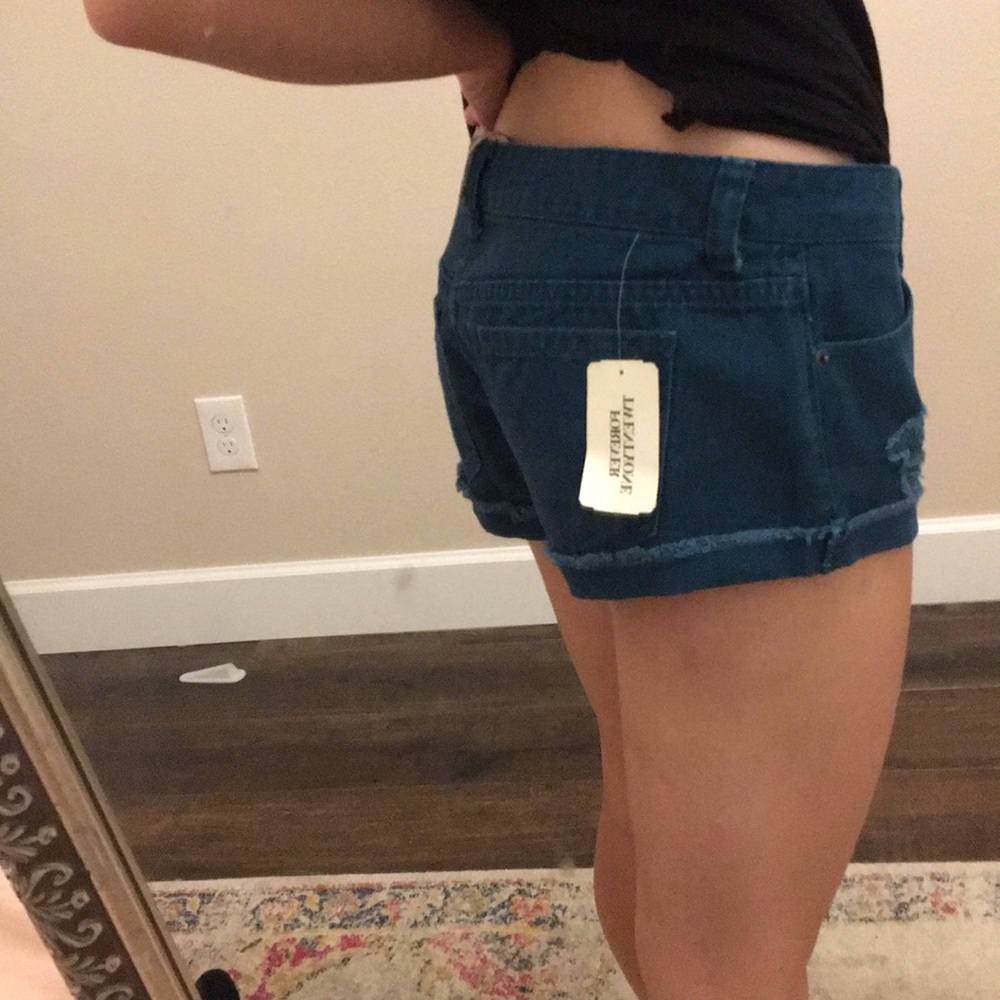 Shorts - Picture 3 of 6